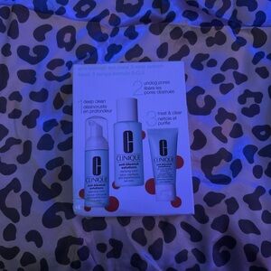 Clinique Anti-Blemish Solutions Set - White and Blue
